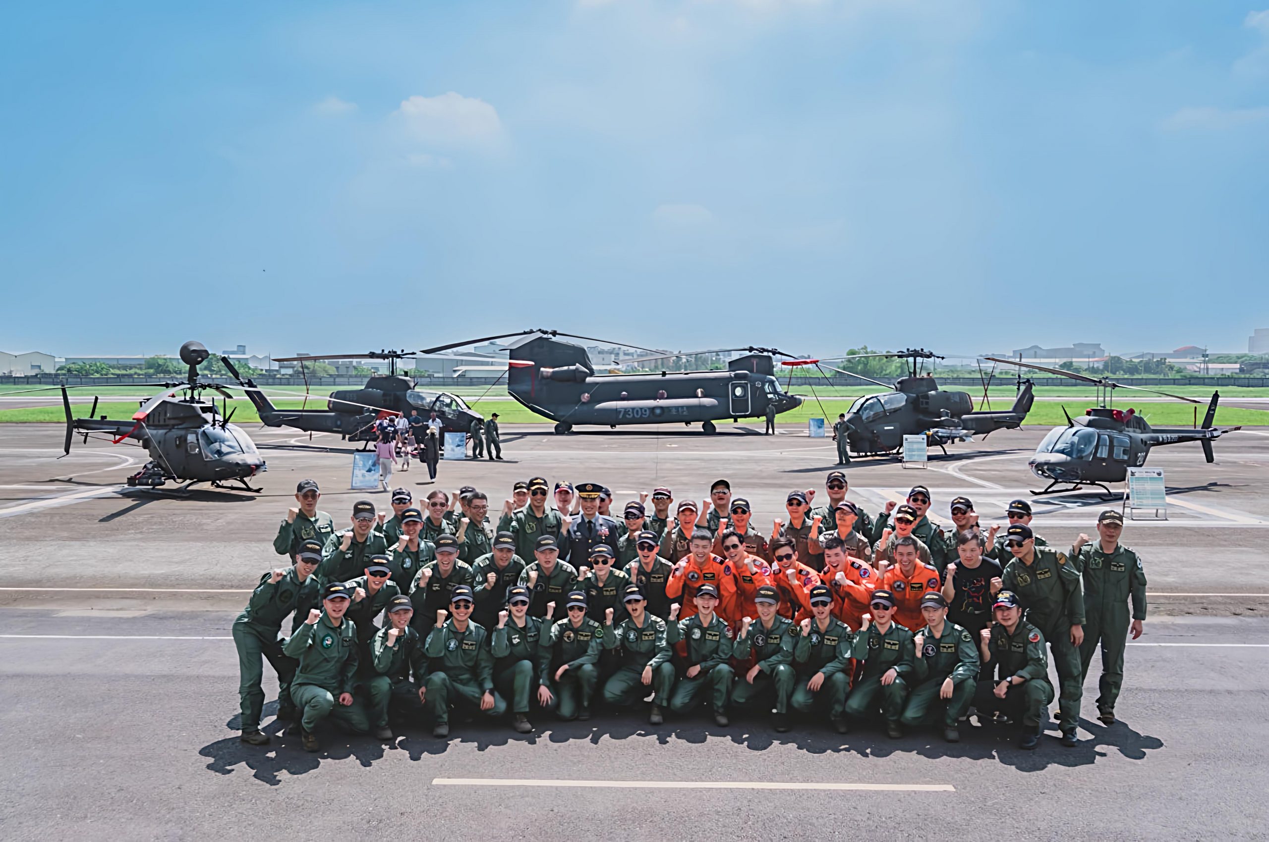 陸航飛行軍官班第76期結訓　25名新科飛鷹展翼守護領空